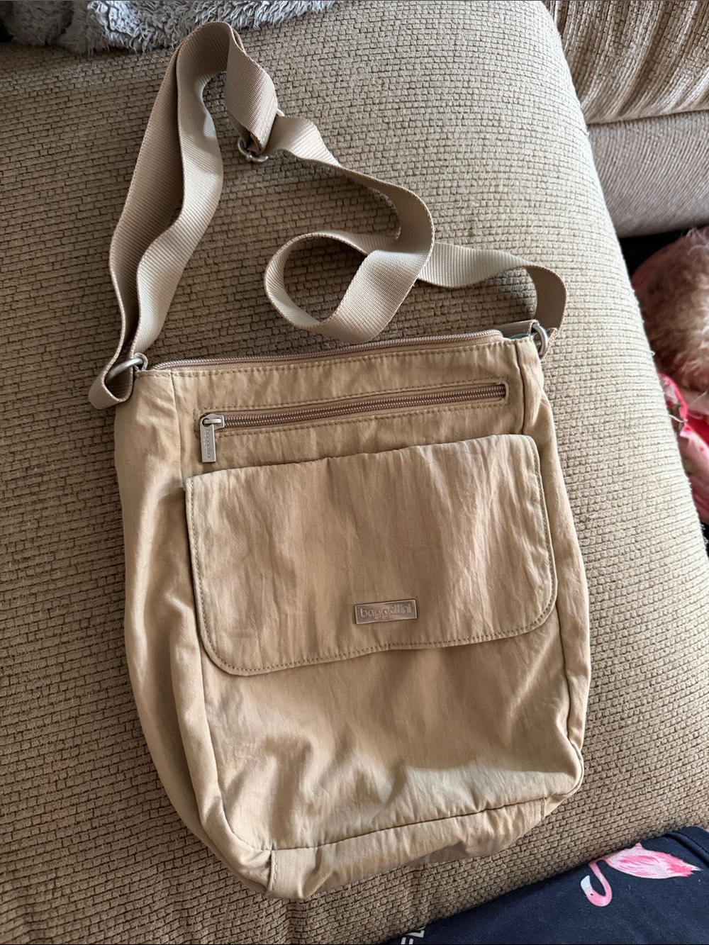 Baggallini Tan Crossbody Messenger Bag